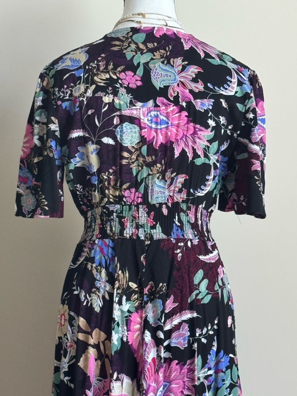🔹 Floral V-Neck Maxi Dress in Black With Multicolor Flowers Sz Medium - Picture 5 of 8